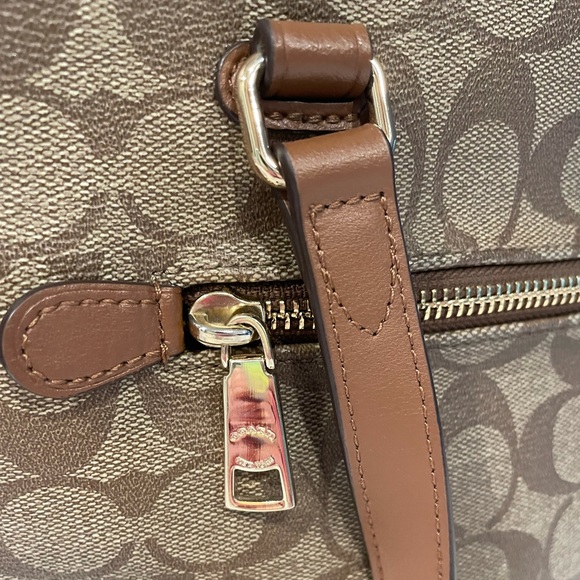 Tan Coach Shoulder Bag - Picture 3 of 11